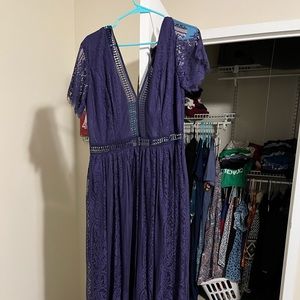 Size L A Line dress with cut out details